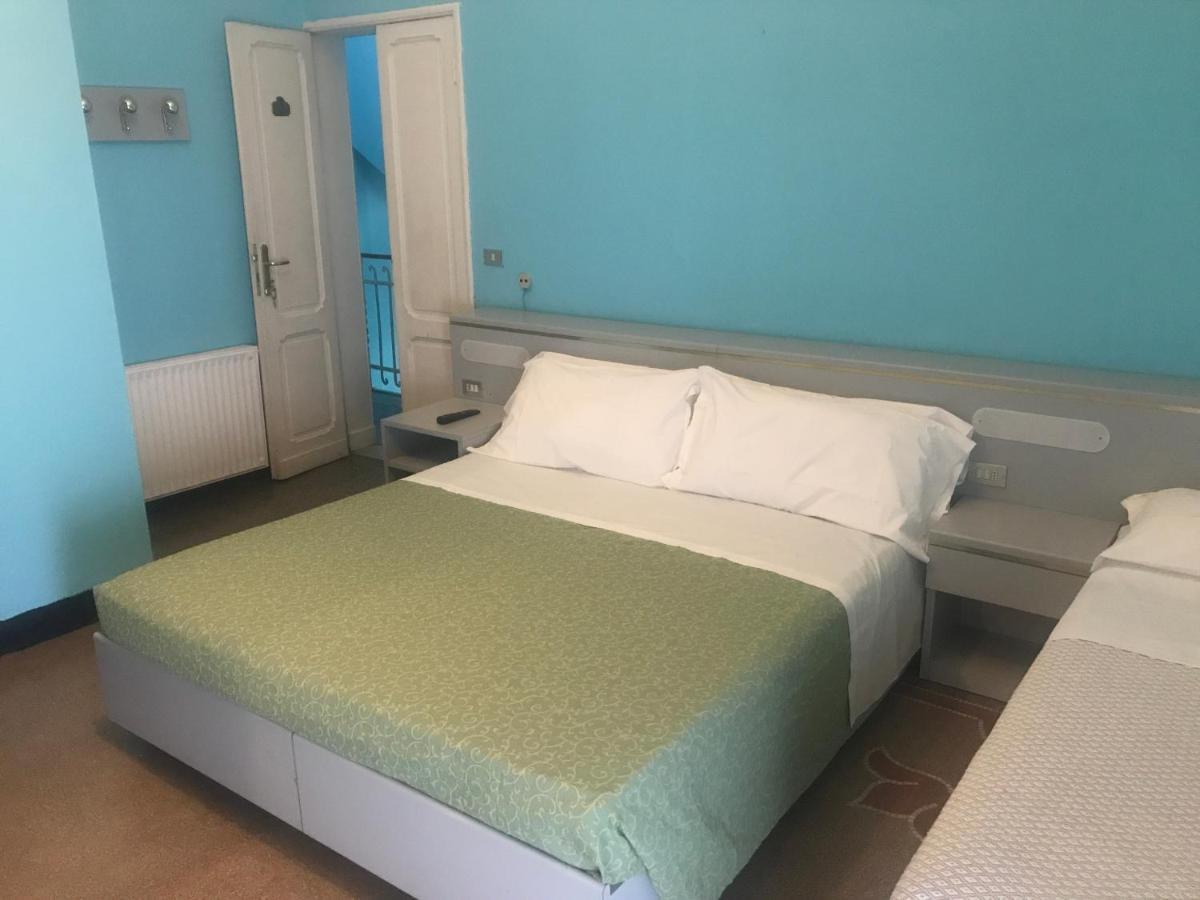 Hotel Doria 키아바리 외부 사진